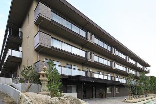 ◆介福時給1,115円＆時短勤務も応相談★早朝夜間100円割増あり！ブランク・未経験OK・資格を活かす◆各種研修・福利厚生充実・定年75歳◆西鉄天神大牟田線「高宮駅」徒歩!!ベネッセ運営のホームで介護職【パート】