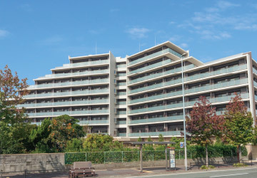 《日勤のみ・夜勤専従固定勤務可能！マイカー通勤OK！◆勤務は週3日から相談可能♪》福岡市城南区にある有料老人ホームで介護のお仕事！