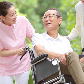 日勤の介護士求人特集